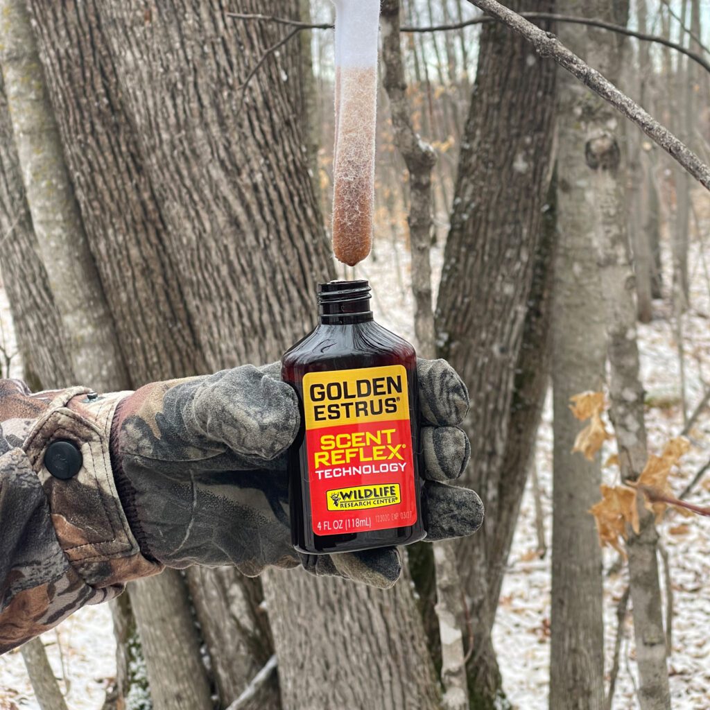WILDLIFE RESEARCH CENTER Golden Estrus® with Scent Reflex