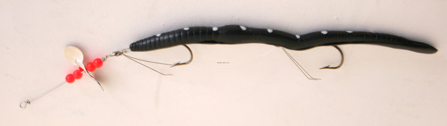 Creme Midget Crawler Worm, 3 1/2", 1 Rig and Spare